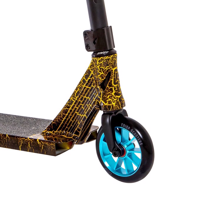 Crisp Ultima Scooter - T Gold & Blue Cracking/Black Crisp Ultima Patini - T Gold & Blue Cracking/Black