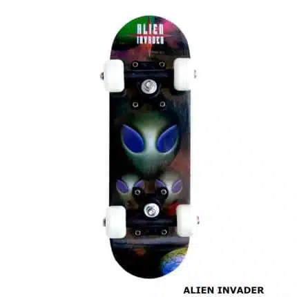 3k small skateboard alien invader.