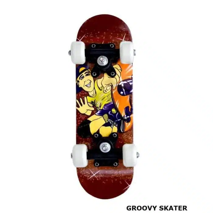 3k small skateboard groovy skater.